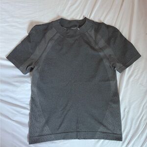 Men's Gray Short Sleeve Shirt